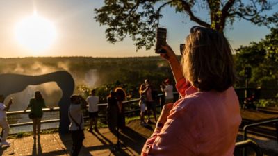 Imagem referente à notícia: Paraná está no top 10 dos estados mais vendidos aos turistas brasileiros