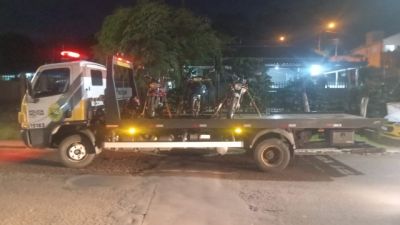 Imagem referente à notícia: Três motocicletas são apreendidas durante fiscalização da PM no bairro Pacaembu, em Cascavel