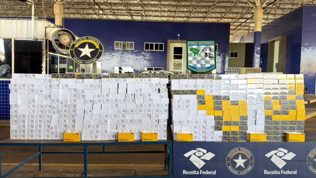 Receita Federal apreende 460 celulares com estudante universitário de Medicina na Aduana da Ponte Internacional da Amizade