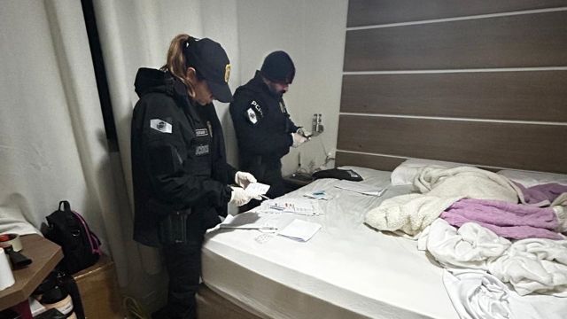 Operação contra crimes cibernéticos apreende celulares e computadores em Foz do Iguaçu