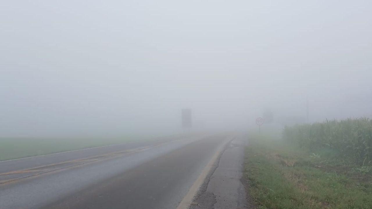 Com a chegada do inverno, EPR Iguaçu alerta para cuidados ao trafegar sob neblina