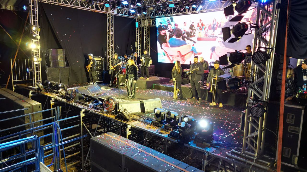 EXPOBRAGA 2026 abre com grande público, rodeio coberto e show de Mariana Fagundes em Braganey