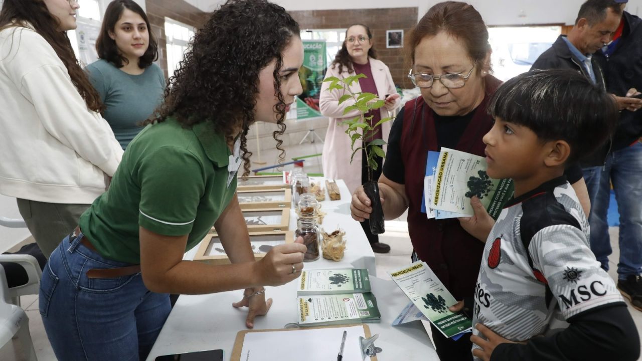 Prefeitura de Cascavel leva serviços ambientais e conscientização ao bairro Cataratas