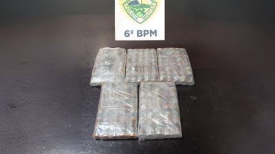 Imagem referente à notícia: Choque apreende 100 ampolas de medicamento para emagrecimento em ônibus interestadual em Cascavel