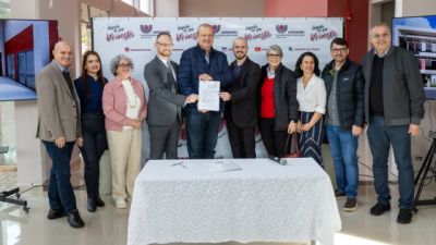 Imagem referente à notícia: Unioeste celebra primeiro contrato de licenciamento de patente para empresa parceira