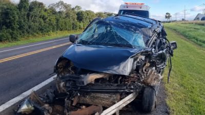 Imagem referente à notícia: Acidente com quatro veículos na BR-277 deixa motorista ferido em Santa Tereza do Oeste