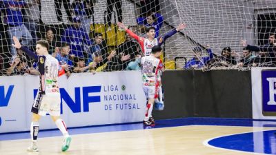 Imagem referente à notícia: Cascavel Futsal empata com Carlos Barbosa em jogo eletrizante pela Liga Nacional na Neva