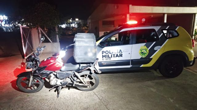 Motociclista é preso por embriaguez ao volante após transportar criança sobre tanque de moto em Cascavel