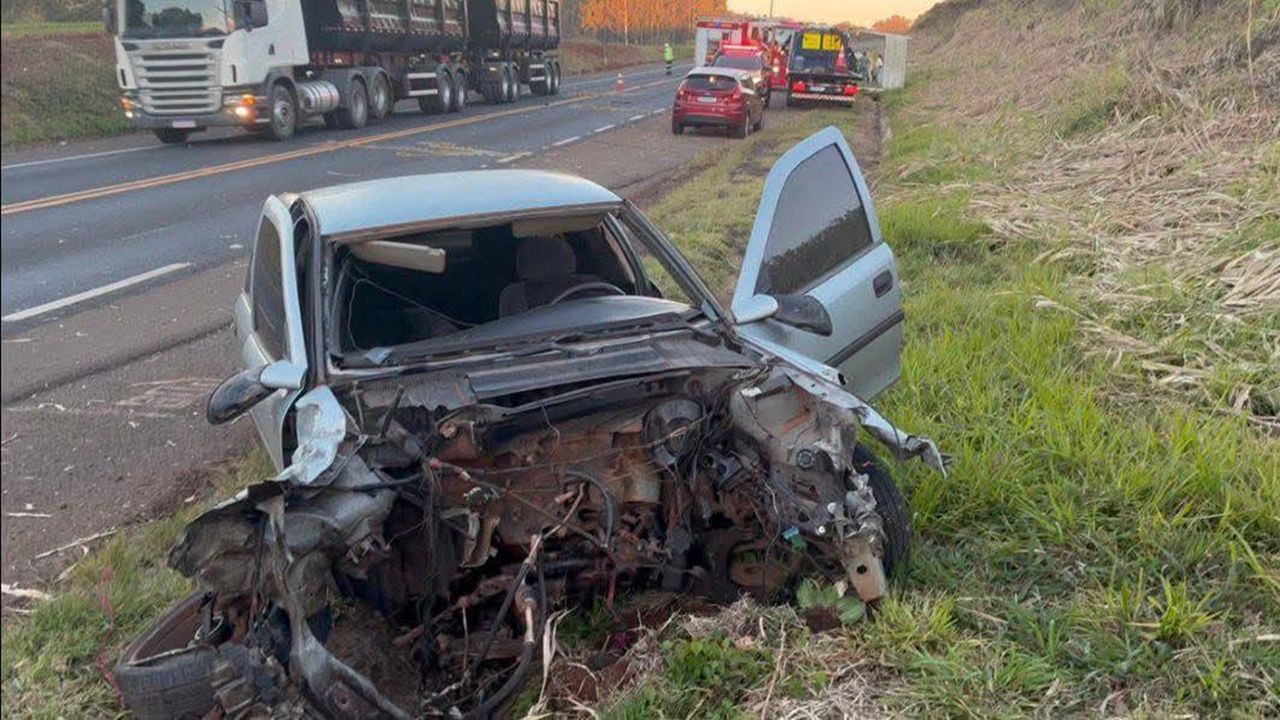 Grave acidente na PRC-280 em Vitorino deixa ferido em estado grave após colisão entre dois carros e caminhão