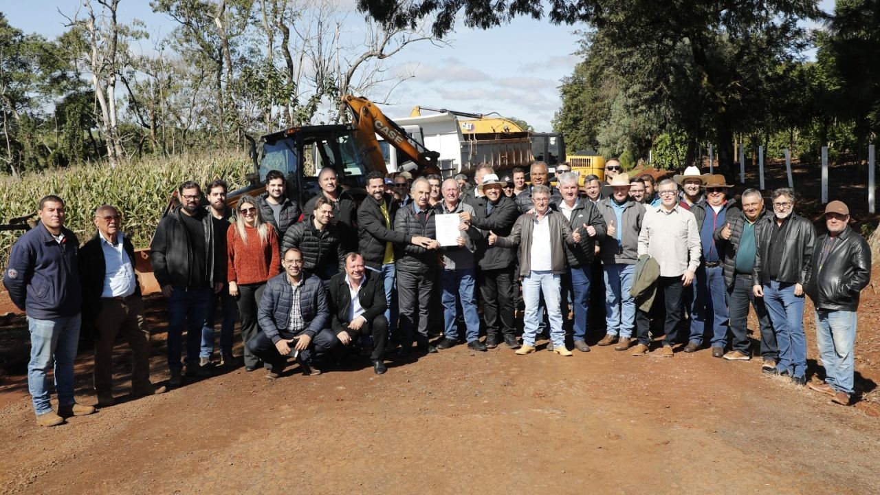 Cascavel autoriza asfaltamento da Estrada 4 Fronteiras com investimento de R$ 8,2 milhões