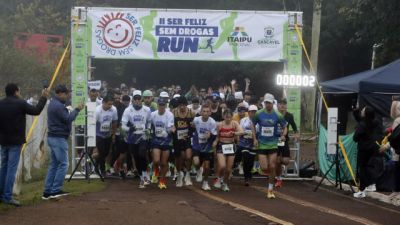 Imagem referente à notícia: Frio, neblina e superação marcam a 2ª edição da Ser Feliz Sem Drogas Run