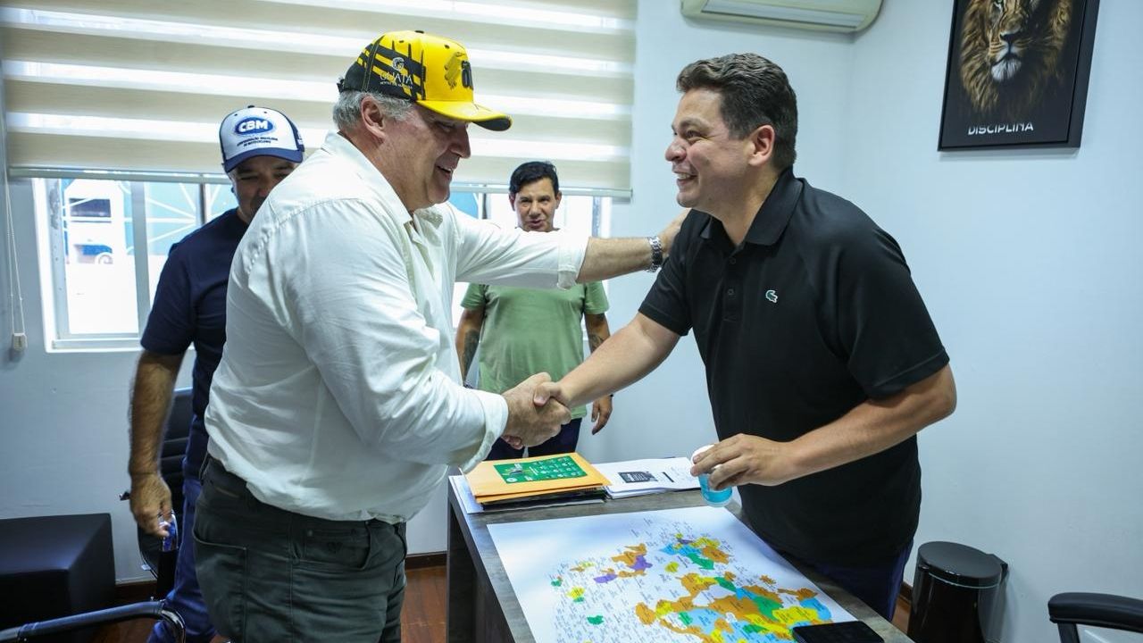 Gugu Bueno reconhece atuação do Automóvel Clube na história do automobilismo de Cascavel