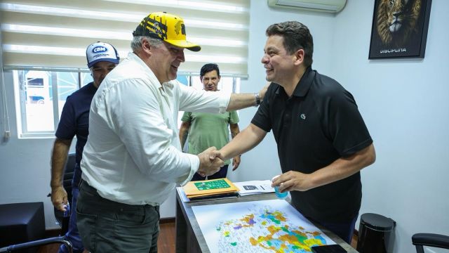 Gugu Bueno reconhece atuação do Automóvel Clube na história do automobilismo de Cascavel