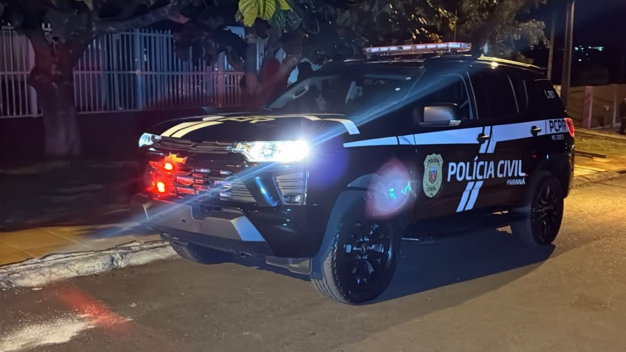 Mulher é encontrada morta com tiro na cabeça dentro de veículo no Bairro Brasília, em Cascavel