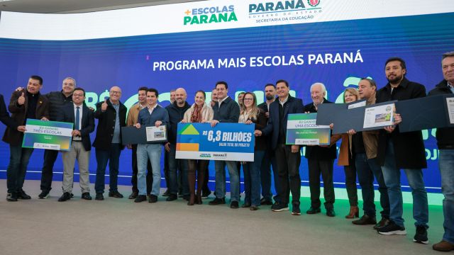 Ratinho Junior assina maior PPP da educação do Brasil para construir 40 colégios no Paraná