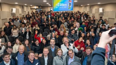 Imagem referente a notícia: Projeto +ENEM é apresentado no Oeste do Paraná para ampliar acesso de estudantes da rede pública ao ensino superior