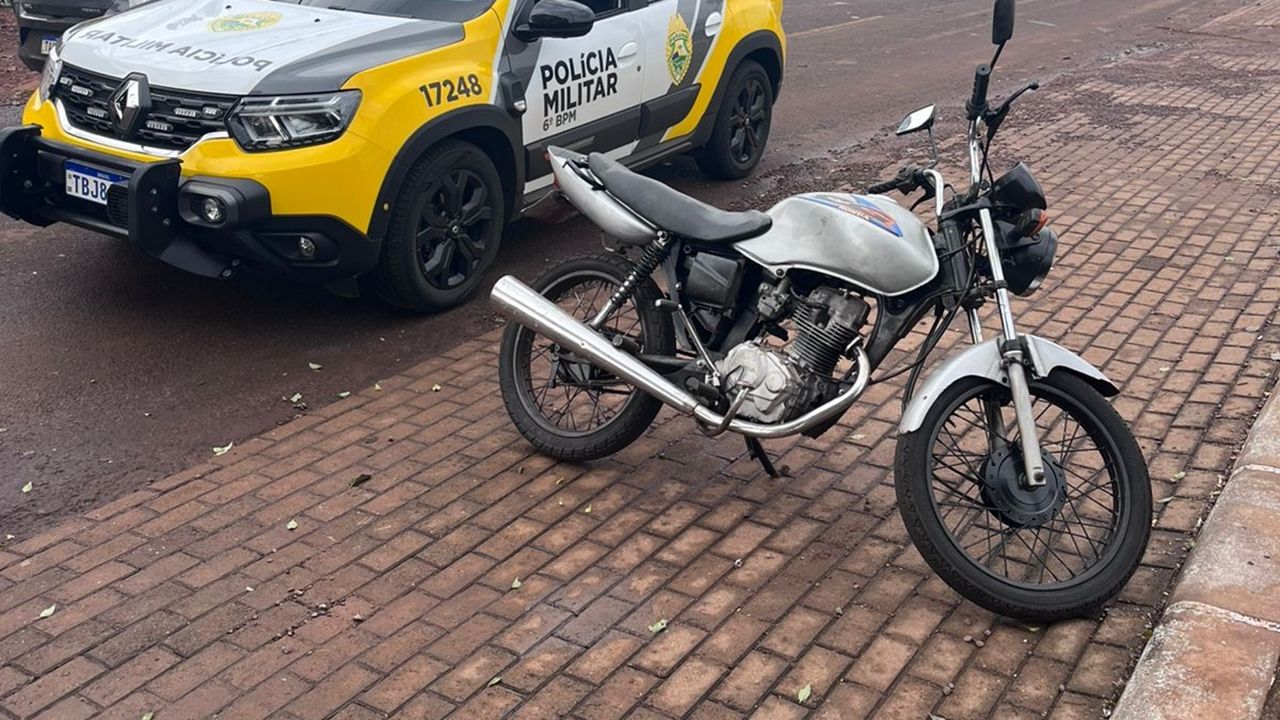 Motocicleta com sinais de identificação adulterados é apreendida durante fiscalização da PPTran em Cascavel