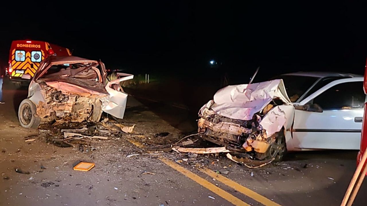 Colisão frontal na BR-158 deixa dois feridos graves e dois leves em Laranjeiras do Sul