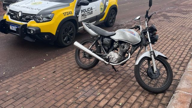 Motocicleta com sinais de identificação adulterados é apreendida durante fiscalização da PPTran em Cascavel