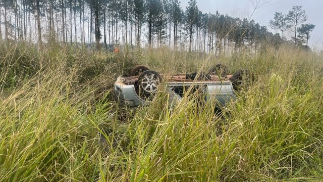 Capotamento na BR-277 em Cascavel mobiliza equipes de resgate; motorista escapa com ferimentos leves