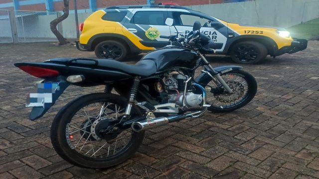 Motocicleta com escapamento adulterado é apreendida durante fiscalização da PM em Catanduvas