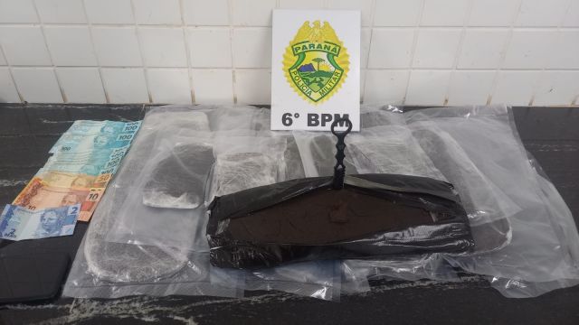 Mulher de 18 anos é presa com mais de 7 quilos de haxixe na Rodoviária de Cascavel