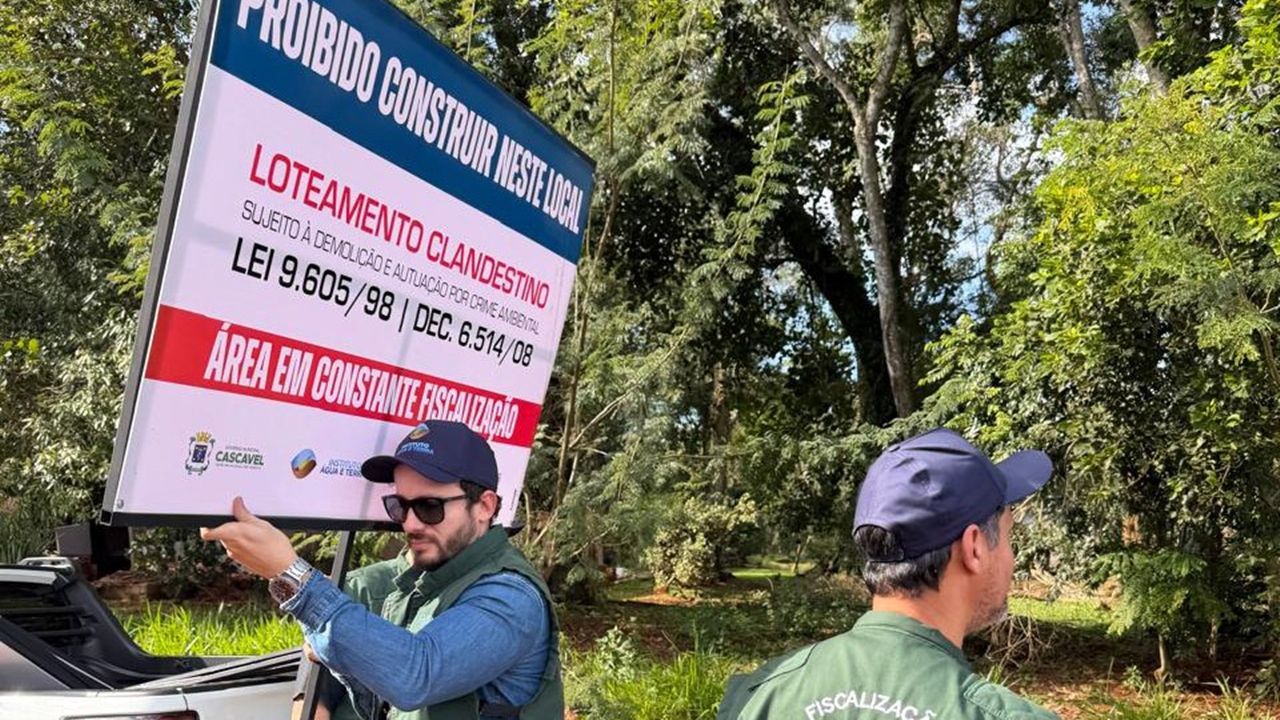 IAT começa a instalar placas informativas em loteamentos clandestinos de Cascavel