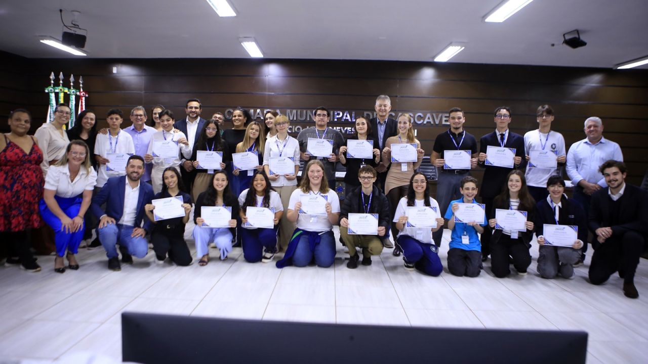 Câmara Jovem de Cascavel dá posse a estudantes do Ensino Médio para a 16ª Legislatura