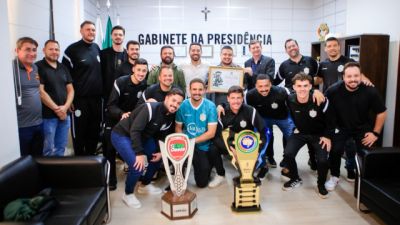 Imagem referente à notícia: Campeões da Taça Brasil de Fut7 e Liga Oeste recebem reconhecimento do Legislativo