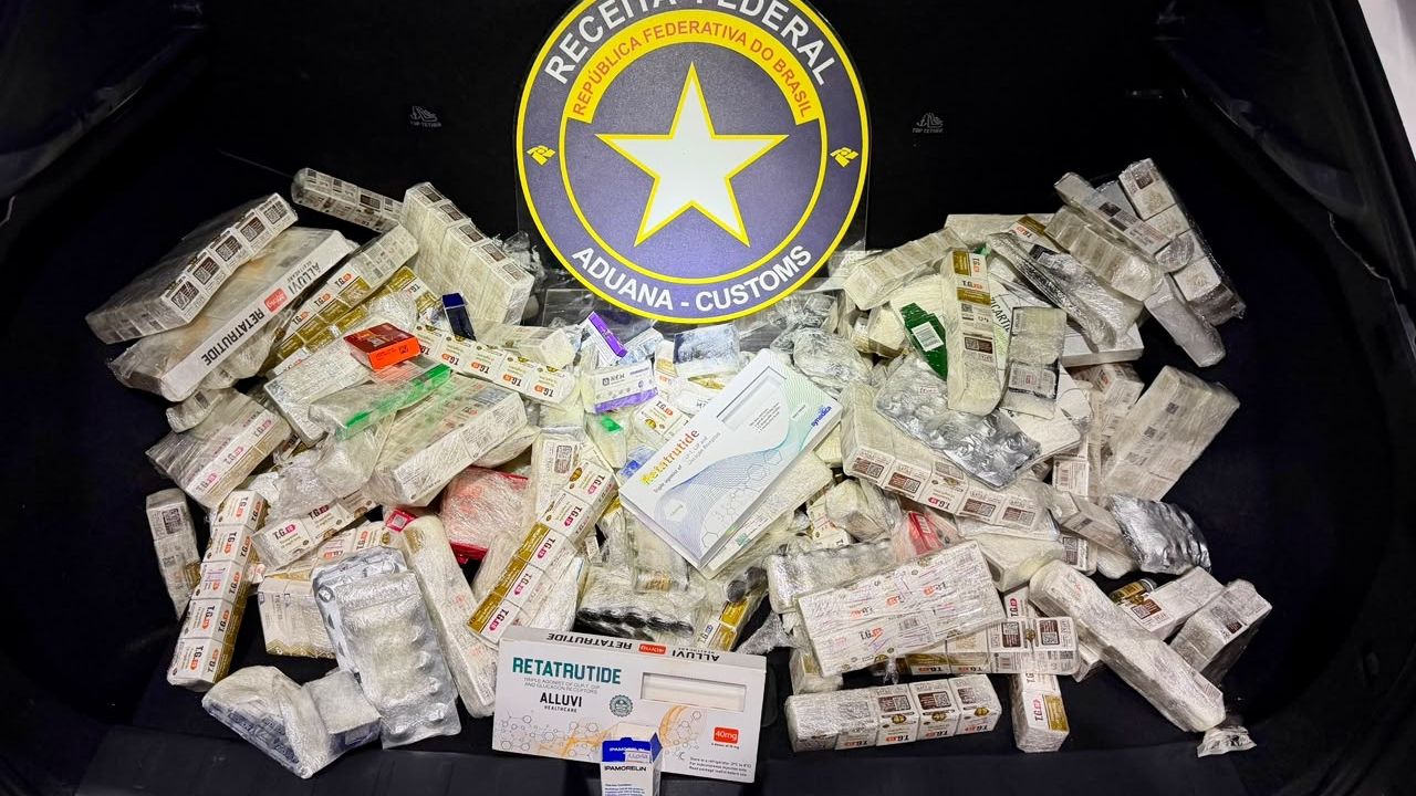 Receita Federal apreende medicamentos ocultos em veículo abordado na BR-277