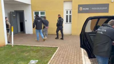 Imagem referente à notícia: Homem é preso em flagrante por estupro virtual, stalking e violência psicológica contra ex-companheira em Cascavel