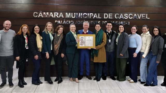 Câmara de Cascavel entrega título de Cidadão Honorário ao médico Luiz Carlos Toso por trajetória dedicada à saúde pública
