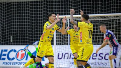 Imagem referente à notícia: Cascavel Futsal perde para o Jaraguá fora de casa e sofre revés pela Liga Nacional