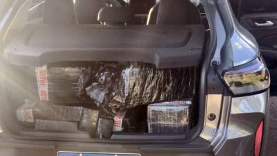 Imagem referente à notícia: PRF apreende mais de 300 quilos de drogas após perseguição e fuga na BR-277, em Céu Azul
