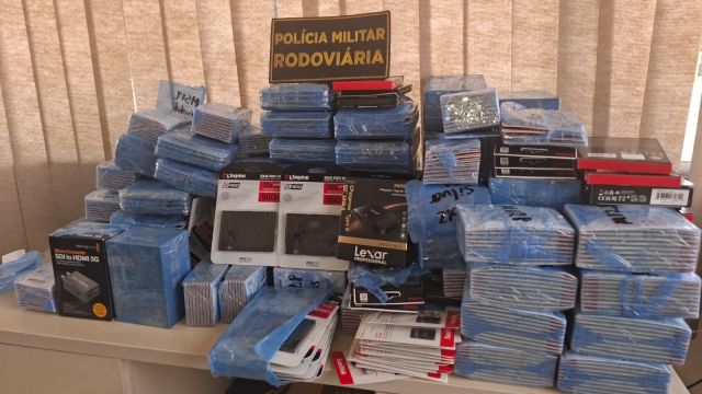 Polícia Rodoviária apreende 890 eletrônicos estrangeiros avaliados em R$ 320 mil na PR-180