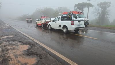 Imagem referente à notícia: Engavetamento entre três veículos deixa passageiro ferido na PR-317 em São José das Palmeiras