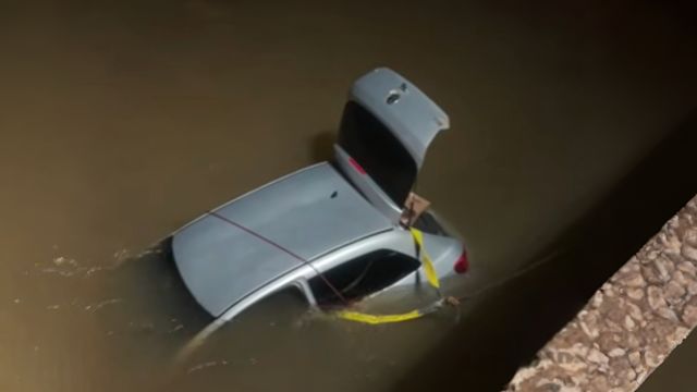 Criança de 4 anos desaparece após carro cair de ponte e afundar em rio no Paraná