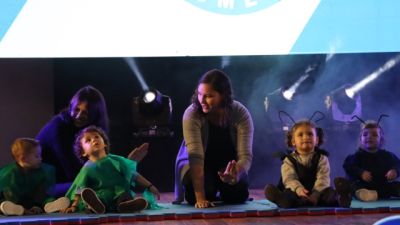Imagem referente à notícia: Prefeitura promove evento que destaca talento e criatividade dos alunos de escolas e Cmeis de Cascavel