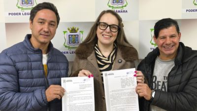 Imagem referente à notícia: Projetos para ampliar mandato de diretores e criar política de alfabetização avançam na Câmara de Cascavel