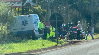 Imagem referente à notícia: Motociclista fica ferido após colisão entre duas motos na marginal da BR-277, em Cascavel