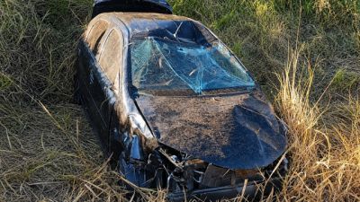 Imagem referente à notícia: Motorista de 37 anos fica ferido após capotamento na PR-486, em Cascavel
