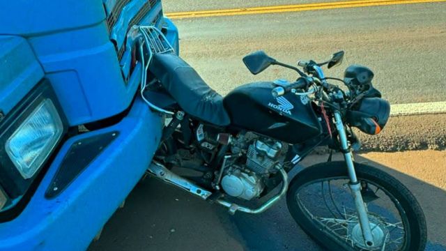 Motociclista de 29 anos morre em grave acidente com carreta na PR-486 entre Brasilândia do Sul e Assis Chateaubriand