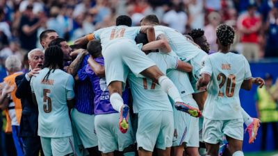 Imagem referente à notícia: França vence Marrocos com autoridade e garante vaga na semifinal da Copa do Mundo