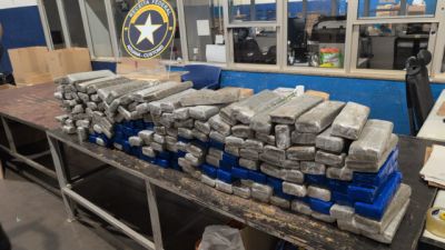 Imagem referente a notícia: Receita Federal retém aproximadamente 140 kg de substância análoga à maconha na BR-277