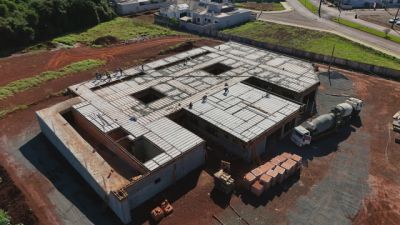 Imagem referente à notícia: Novo Hospital e Maternidade de Itaipulândia avança com obras aceleradas e amplia expectativa por reforço na saúde pública