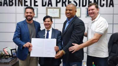 Imagem referente à notícia: Serginho Ribeiro assume interinamente a presidência da Câmara de Cascavel
