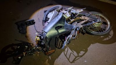 Imagem referente à notícia: Motociclista morre após colisão frontal com carro na PR-486 entre Assis Chateaubriand e Brasilândia do Sul