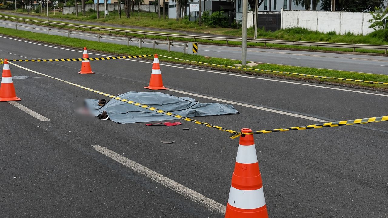 Pedestre morre atropelado na BR-277 em Foz do Iguaçu e motorista foge sem prestar socorro