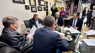 Imagem referente à notícia: Marcio Pacheco relata favoravelmente a tempo extra para autistas em provas e Hino Nacional semanalmente nas escolas