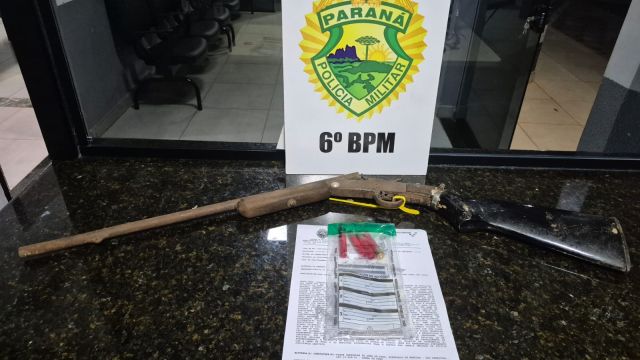 Homem de 60 anos é preso por posse irregular de espingarda após denúncia de disparos em área rural de Três Barras do Paraná